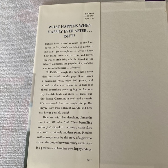 Between the Lines Jodi Picoult & Samantha VanLeer Hardcover Novel Book - Picture 3 of 4